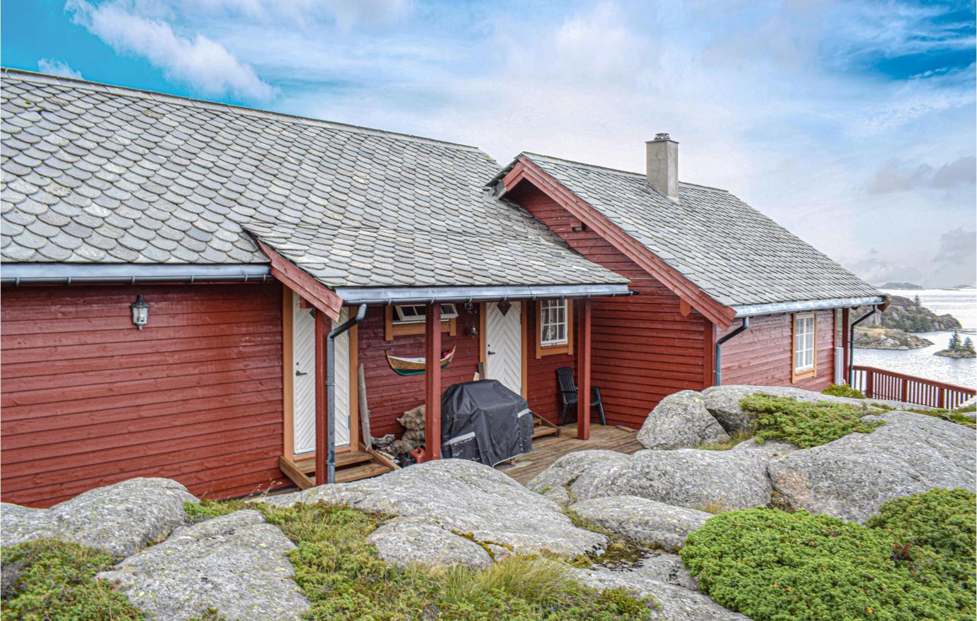 Gorgeous Home In Bekkjarvik With Wifi Екстериор снимка