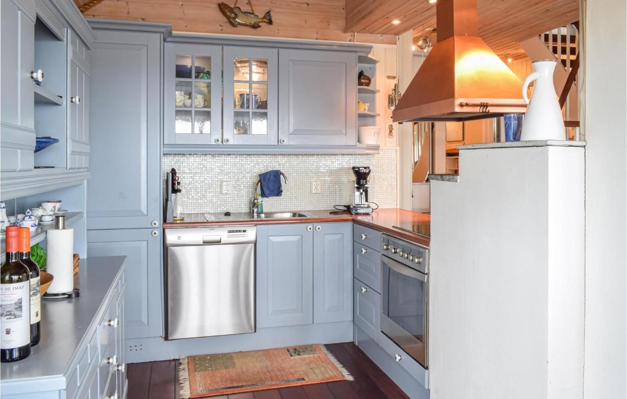 Gorgeous Home In Bekkjarvik With Wifi Екстериор снимка