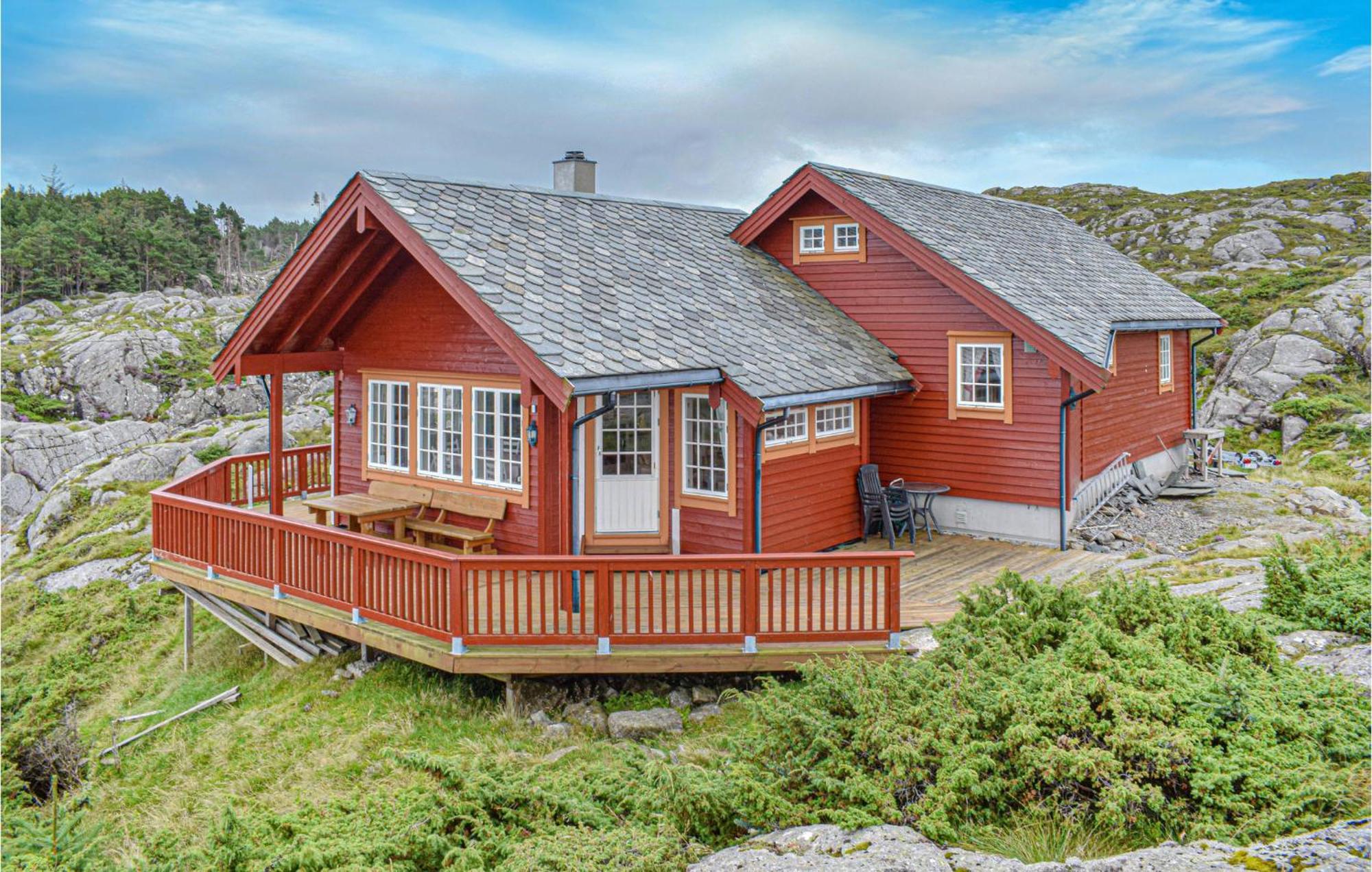 Gorgeous Home In Bekkjarvik With Wifi Екстериор снимка